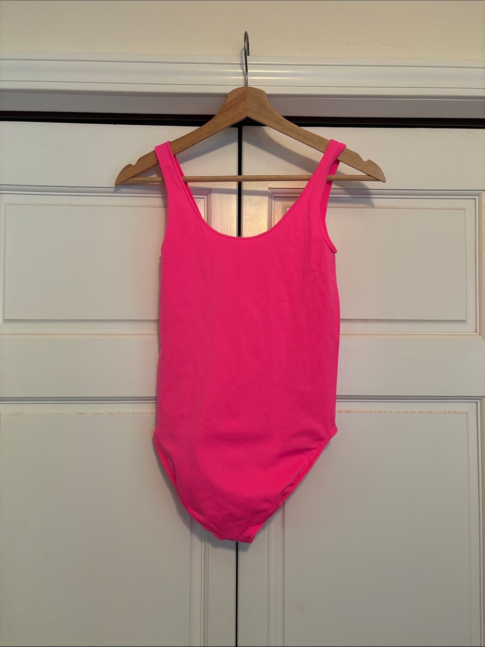 Skims Essential Scoop Neck Bodysuit